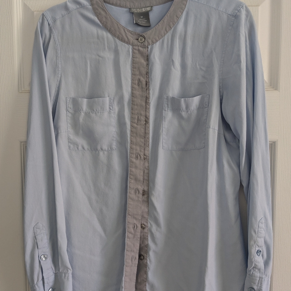 Beautiful Silk Long Sleeve Shirt Size Medium Evelyn & Arthur